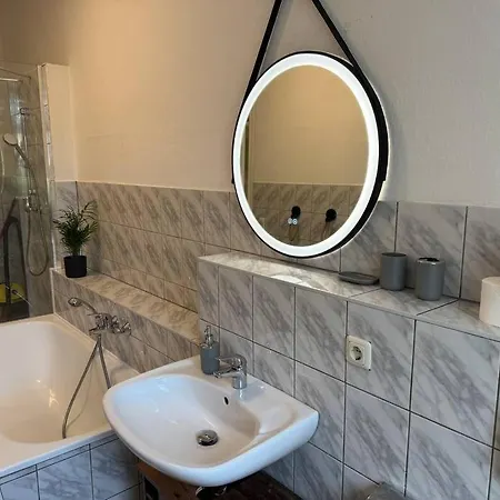 Gemuetliche Direkt Am Bahnhof Zentrale Lage *